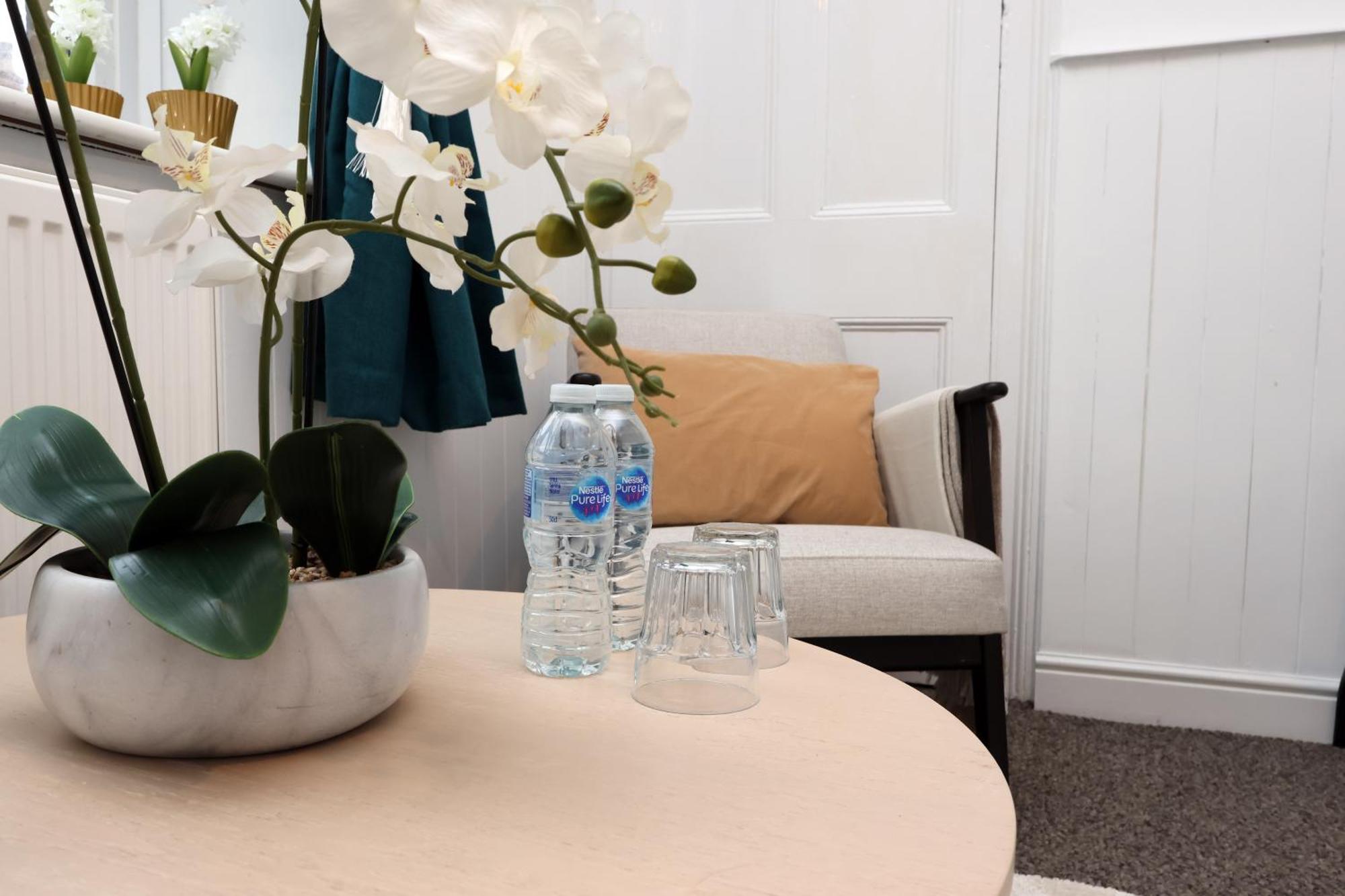 Cardiff City Guesthouse, Central Rooms, Fast Wi-Fi, On-Street Parking 卡迪夫 外观 照片
