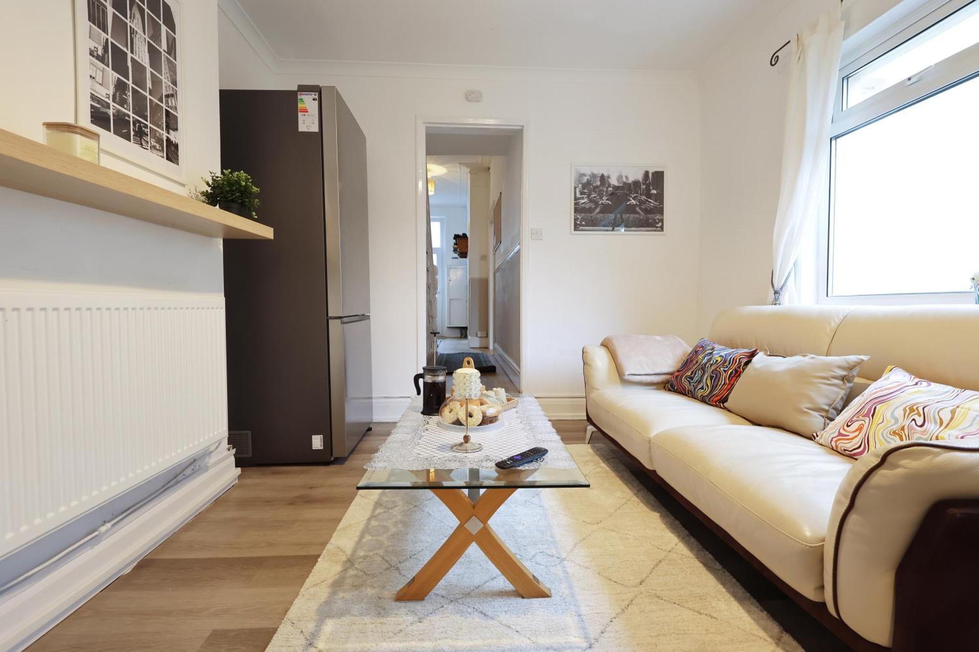 Cardiff City Guesthouse, Central Rooms, Fast Wi-Fi, On-Street Parking 卡迪夫 外观 照片