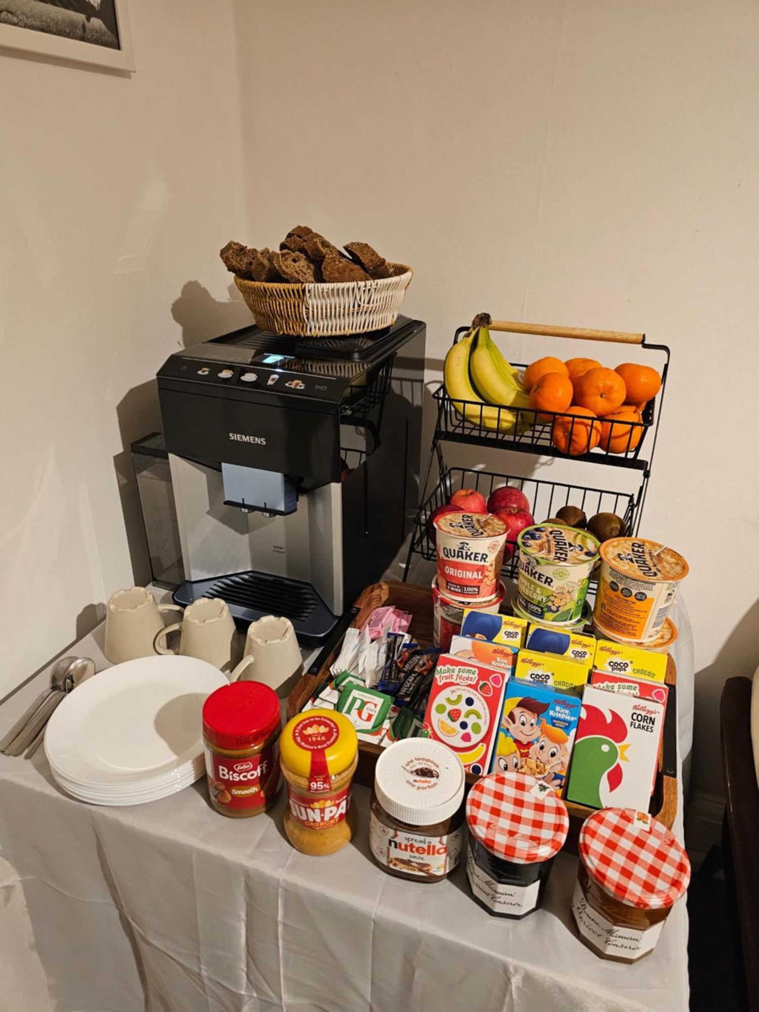 Cardiff City Guesthouse, Central Rooms, Fast Wi-Fi, On-Street Parking 卡迪夫 外观 照片