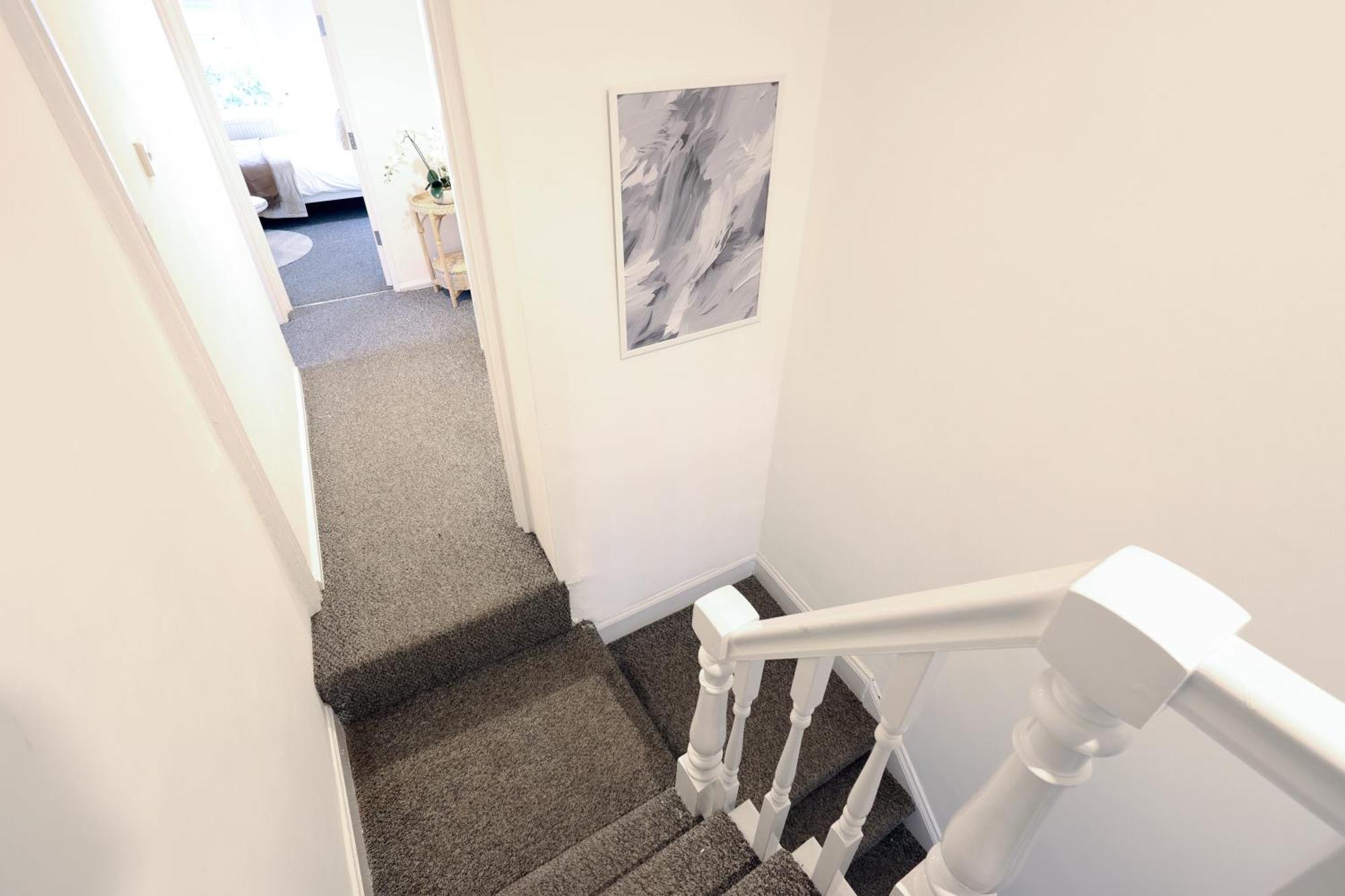 Cardiff City Guesthouse, Central Rooms, Fast Wi-Fi, On-Street Parking 卡迪夫 外观 照片