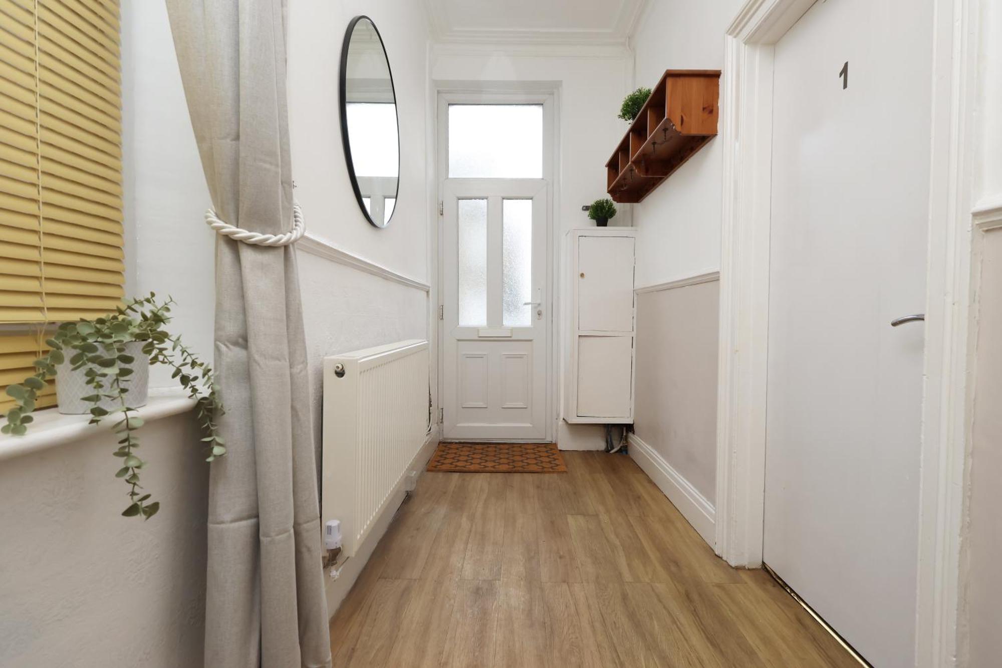 Cardiff City Guesthouse, Central Rooms, Fast Wi-Fi, On-Street Parking 卡迪夫 外观 照片