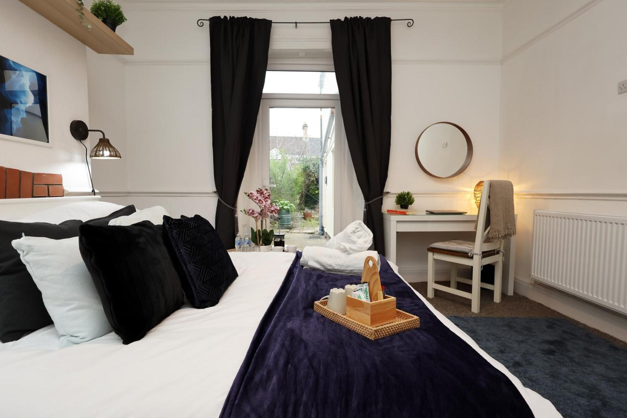 Cardiff City Guesthouse, Central Rooms, Fast Wi-Fi, On-Street Parking 卡迪夫 外观 照片