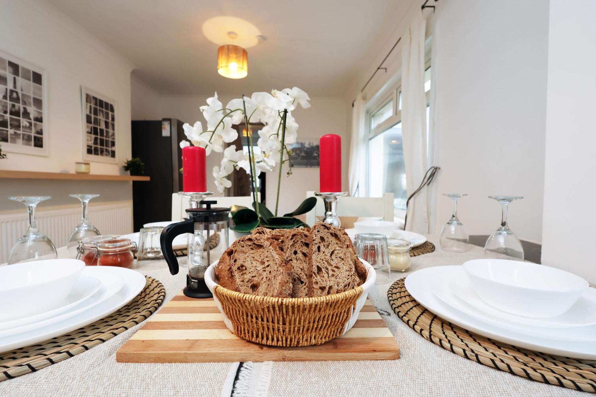 Cardiff City Guesthouse, Central Rooms, Fast Wi-Fi, On-Street Parking 卡迪夫 外观 照片