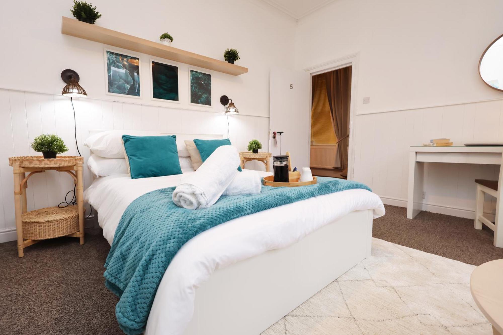 Cardiff City Guesthouse, Central Rooms, Fast Wi-Fi, On-Street Parking 卡迪夫 外观 照片
