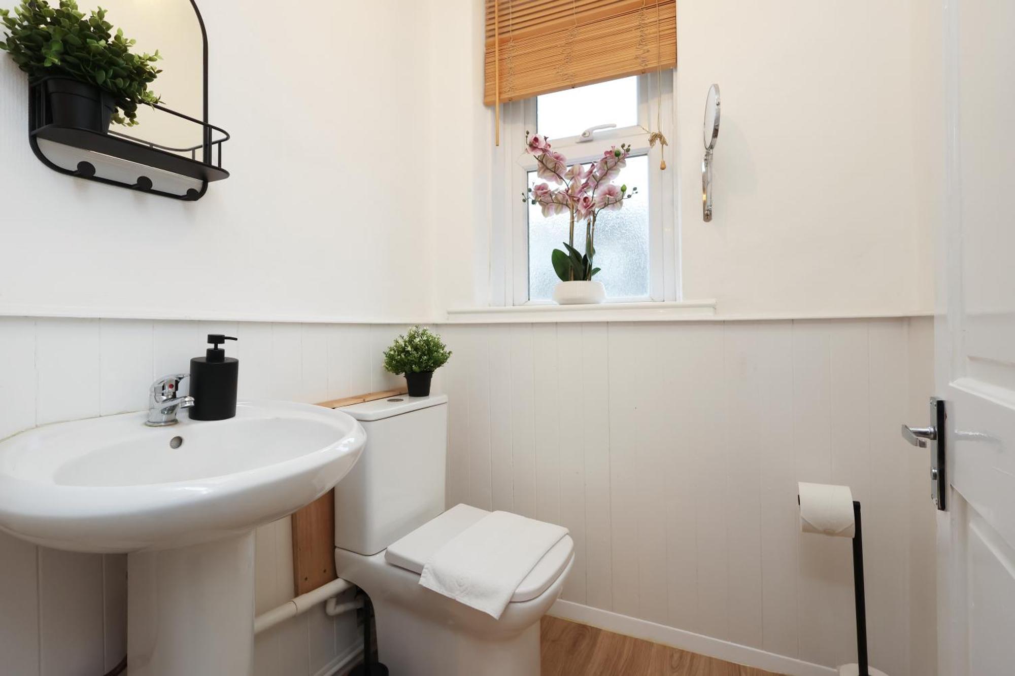 Cardiff City Guesthouse, Central Rooms, Fast Wi-Fi, On-Street Parking 卡迪夫 外观 照片