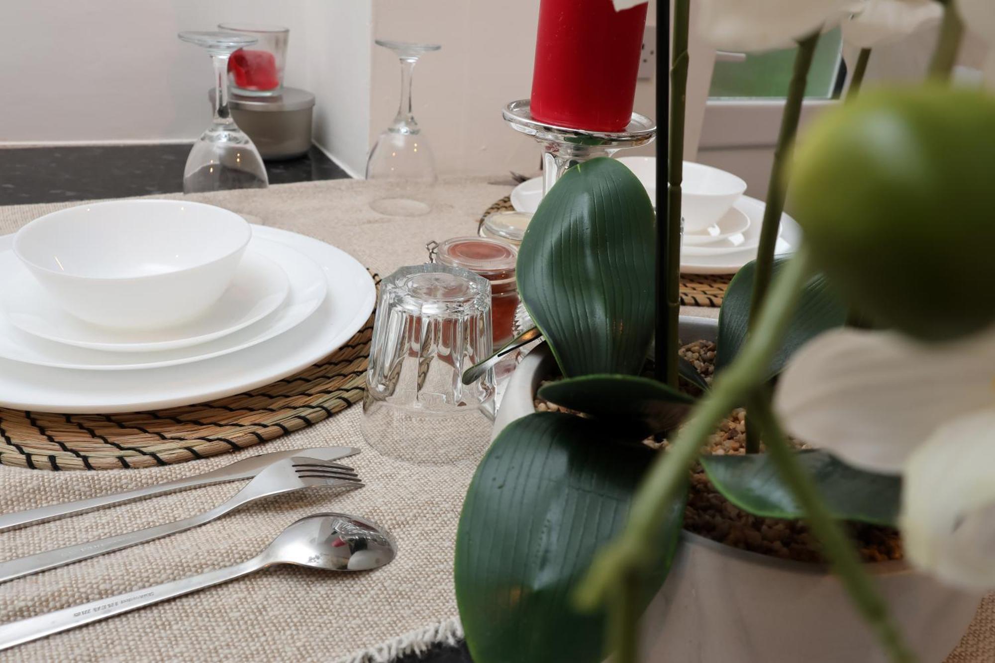 Cardiff City Guesthouse, Central Rooms, Fast Wi-Fi, On-Street Parking 卡迪夫 外观 照片